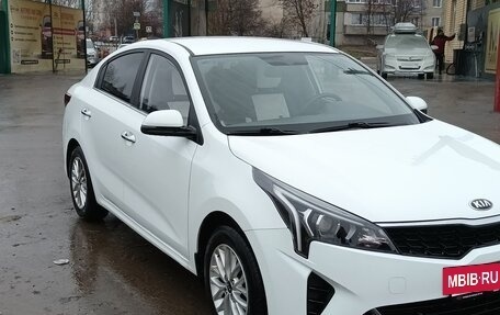 KIA Rio IV, 2021 год, 1 700 000 рублей, 2 фотография