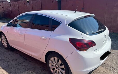Opel Astra J, 2011 год, 650 000 рублей, 3 фотография
