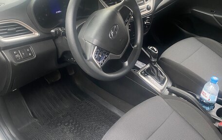 Hyundai Solaris II рестайлинг, 2020 год, 930 000 рублей, 9 фотография