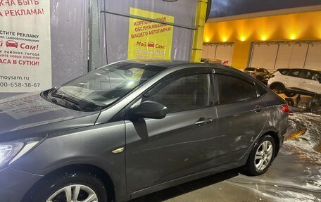 Hyundai Solaris II рестайлинг, 2011 год, 600 000 рублей, 7 фотография