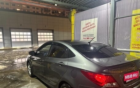 Hyundai Solaris II рестайлинг, 2011 год, 600 000 рублей, 3 фотография