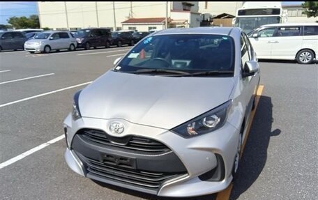 Toyota Yaris, 2021 год, 1 150 000 рублей, 13 фотография