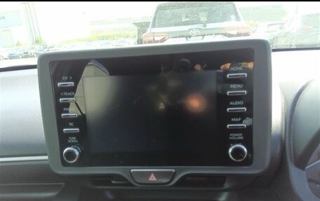 Toyota Yaris, 2021 год, 1 150 000 рублей, 10 фотография