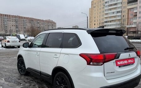 Mitsubishi Outlander III рестайлинг 3, 2021 год, 2 550 000 рублей, 4 фотография