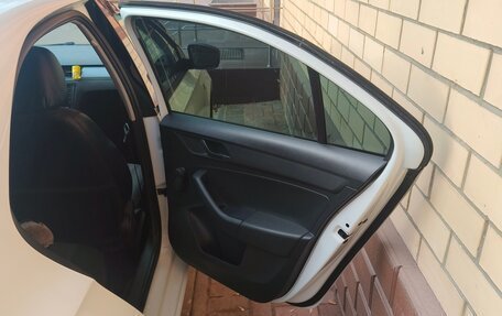 Skoda Rapid I, 2015 год, 800 000 рублей, 6 фотография