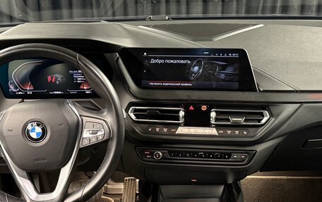 BMW 1 серия, 2021 год, 2 650 000 рублей, 12 фотография