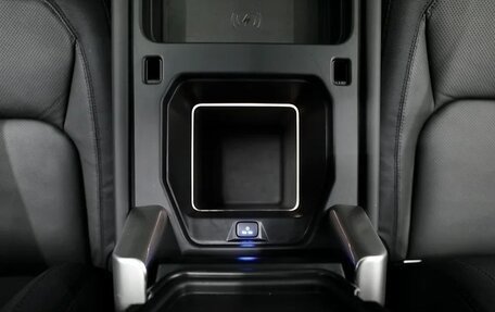 Land Rover Defender II, 2024 год, 11 130 000 рублей, 15 фотография