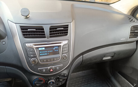 Hyundai Solaris II рестайлинг, 2014 год, 1 200 000 рублей, 14 фотография