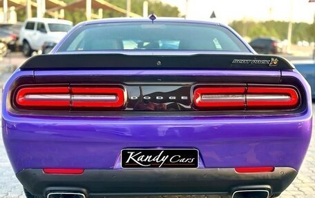 Dodge Challenger III рестайлинг 2, 2023 год, 8 750 000 рублей, 6 фотография