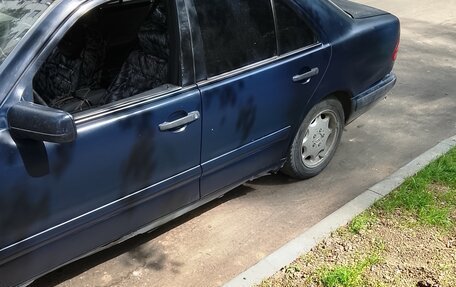 Mercedes-Benz E-Класс, 1998 год, 180 000 рублей, 10 фотография