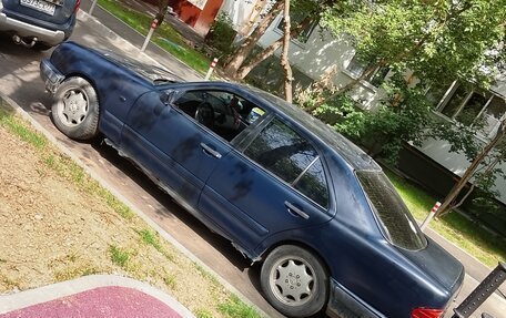 Mercedes-Benz E-Класс, 1998 год, 180 000 рублей, 8 фотография