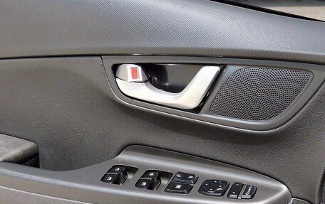 Hyundai Kona I, 2021 год, 2 190 000 рублей, 16 фотография