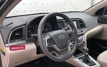 Hyundai Elantra VI рестайлинг, 2017 год, 1 500 000 рублей, 15 фотография