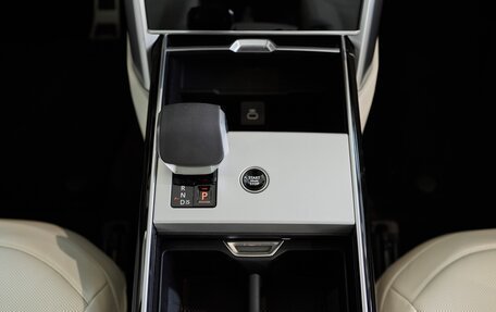 Land Rover Range Rover IV рестайлинг, 2025 год, 27 000 000 рублей, 23 фотография