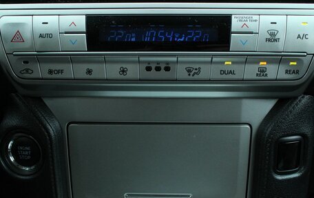 Toyota Land Cruiser Prado 150 рестайлинг 2, 2018 год, 4 050 000 рублей, 19 фотография