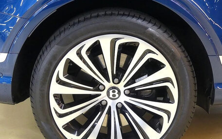 Bentley Bentayga I, 2024 год, 30 000 000 рублей, 9 фотография
