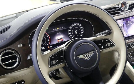 Bentley Bentayga I, 2024 год, 30 000 000 рублей, 12 фотография