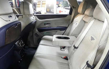 Bentley Bentayga I, 2024 год, 30 000 000 рублей, 18 фотография