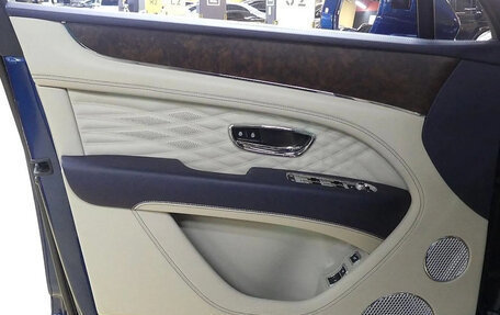 Bentley Bentayga I, 2024 год, 30 000 000 рублей, 11 фотография