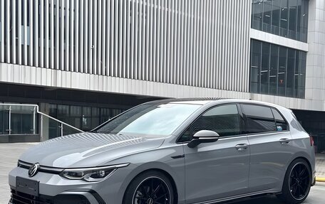 Volkswagen Golf VIII, 2022 год, 1 900 000 рублей, 1 фотография