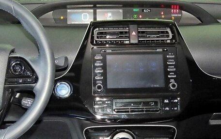 Toyota Prius IV XW50, 2022 год, 2 350 000 рублей, 9 фотография