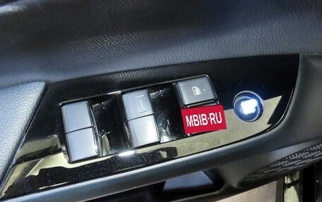 Toyota Prius IV XW50, 2022 год, 2 350 000 рублей, 12 фотография