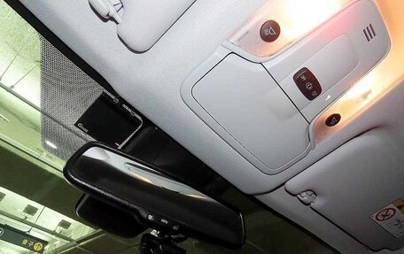 Toyota Prius IV XW50, 2022 год, 2 350 000 рублей, 16 фотография