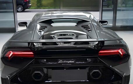 Lamborghini Huracán, 2024 год, 49 000 000 рублей, 6 фотография