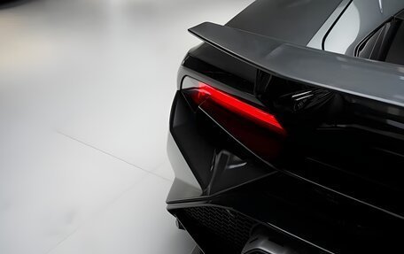 Lamborghini Huracán, 2024 год, 49 000 000 рублей, 8 фотография