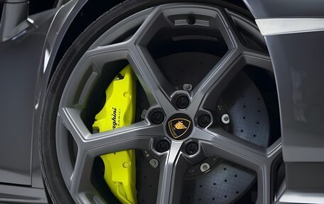 Lamborghini Huracán, 2024 год, 49 000 000 рублей, 15 фотография