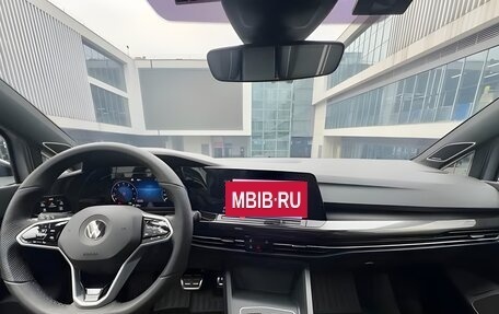 Volkswagen Golf VIII, 2022 год, 1 900 000 рублей, 10 фотография