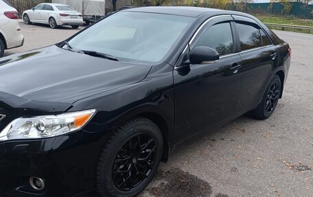 Toyota Camry, 2011 год, 990 000 рублей, 2 фотография