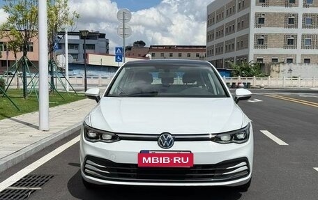 Volkswagen Golf VIII, 2023 год, 2 600 000 рублей, 2 фотография
