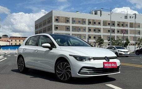 Volkswagen Golf VIII, 2023 год, 2 600 000 рублей, 3 фотография