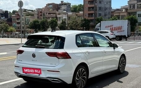 Volkswagen Golf VIII, 2023 год, 2 600 000 рублей, 5 фотография