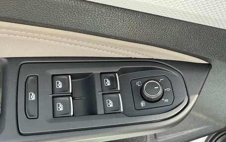 Volkswagen Golf VIII, 2023 год, 2 600 000 рублей, 14 фотография