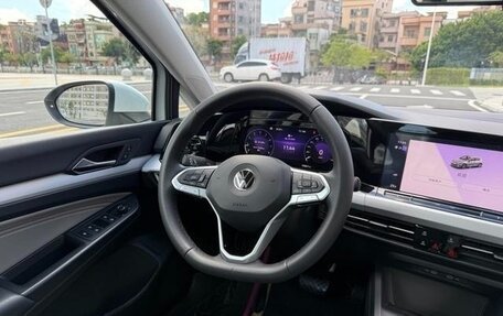 Volkswagen Golf VIII, 2023 год, 2 600 000 рублей, 9 фотография