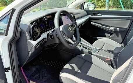 Volkswagen Golf VIII, 2023 год, 2 600 000 рублей, 8 фотография