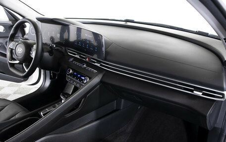 Hyundai Elantra, 2023 год, 1 998 000 рублей, 12 фотография