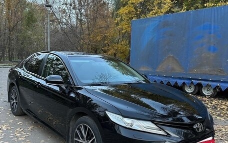 Toyota Camry, 2021 год, 2 500 000 рублей, 2 фотография