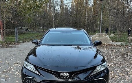 Toyota Camry, 2021 год, 2 500 000 рублей, 3 фотография