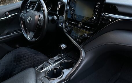 Toyota Camry, 2021 год, 2 500 000 рублей, 14 фотография