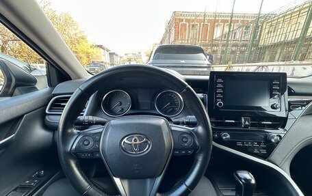 Toyota Camry, 2021 год, 2 500 000 рублей, 15 фотография