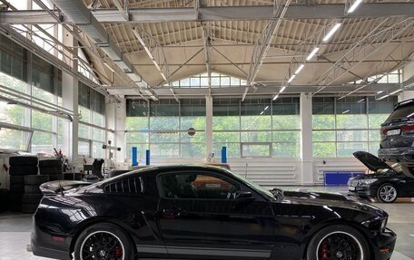 Ford Mustang VI рестайлинг, 2011 год, 3 500 000 рублей, 16 фотография