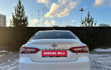 Toyota Camry, 2018 год, 2 850 000 рублей, 6 фотография