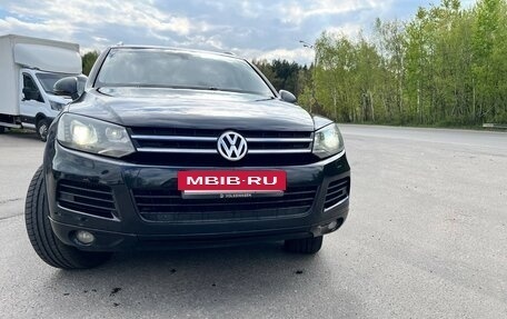 Volkswagen Touareg III, 2010 год, 1 820 000 рублей, 2 фотография