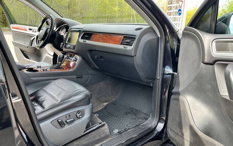 Volkswagen Touareg III, 2010 год, 1 820 000 рублей, 8 фотография