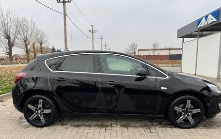 Opel Astra J, 2011 год, 650 000 рублей, 3 фотография