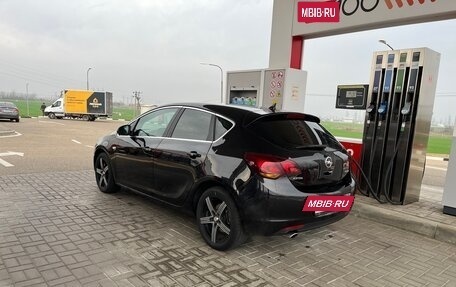 Opel Astra J, 2011 год, 650 000 рублей, 9 фотография