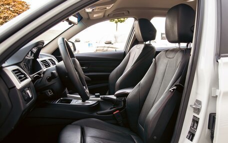 BMW 3 серия, 2018 год, 1 845 000 рублей, 15 фотография